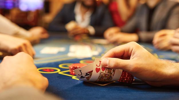 Como Jogar Poker Grátis e Ganhar Dinheiro Real na Internet