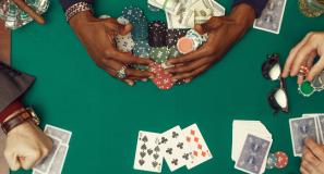Tells no Poker: Descubra como joga um profissional